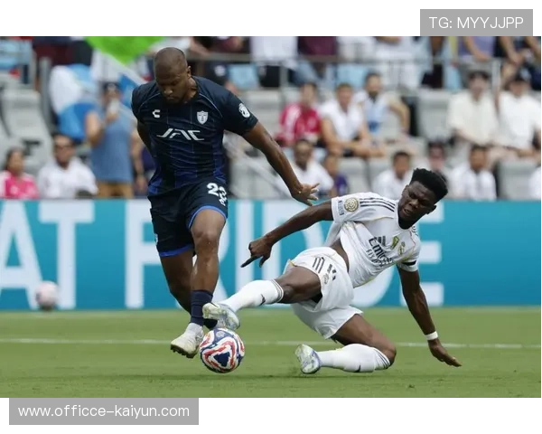 楚阿梅尼转会至皇家马德里，楚瓦梅尼