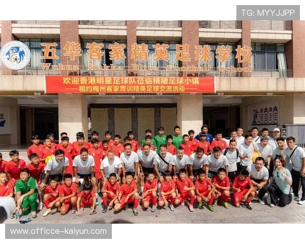 足球纪录片拍摄团队走访全国青训基地，足球纪录片拍摄团队走访全国青训基地的视频